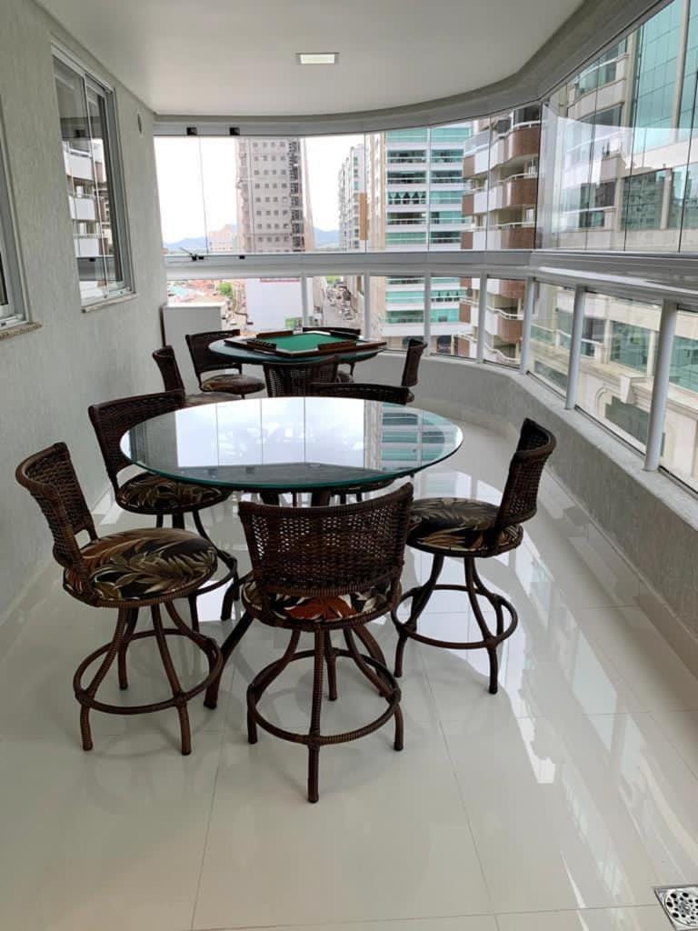 Apartamento 4 quartos na Meia Praia Apartment in Porto Belo