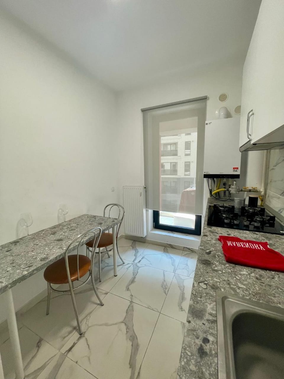 Kitchen or kitchenette, Dining area, stove