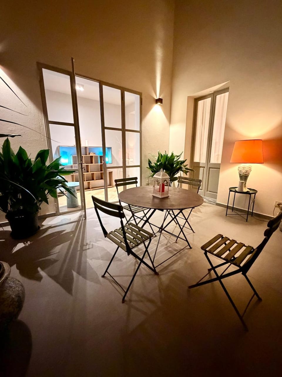 Patio, Dining area, Inner courtyard view