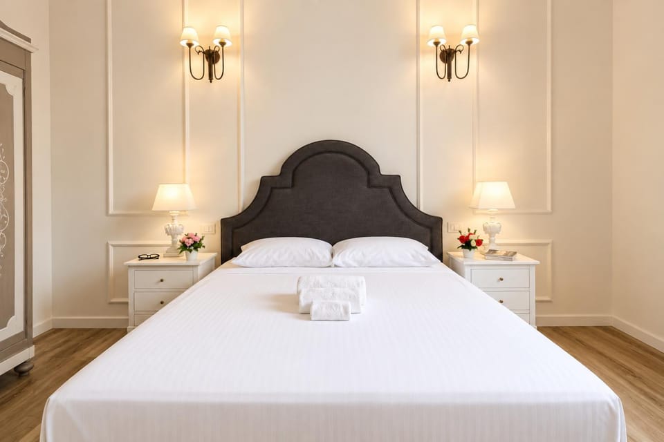 Bed, Bedroom, towels, wardrobe