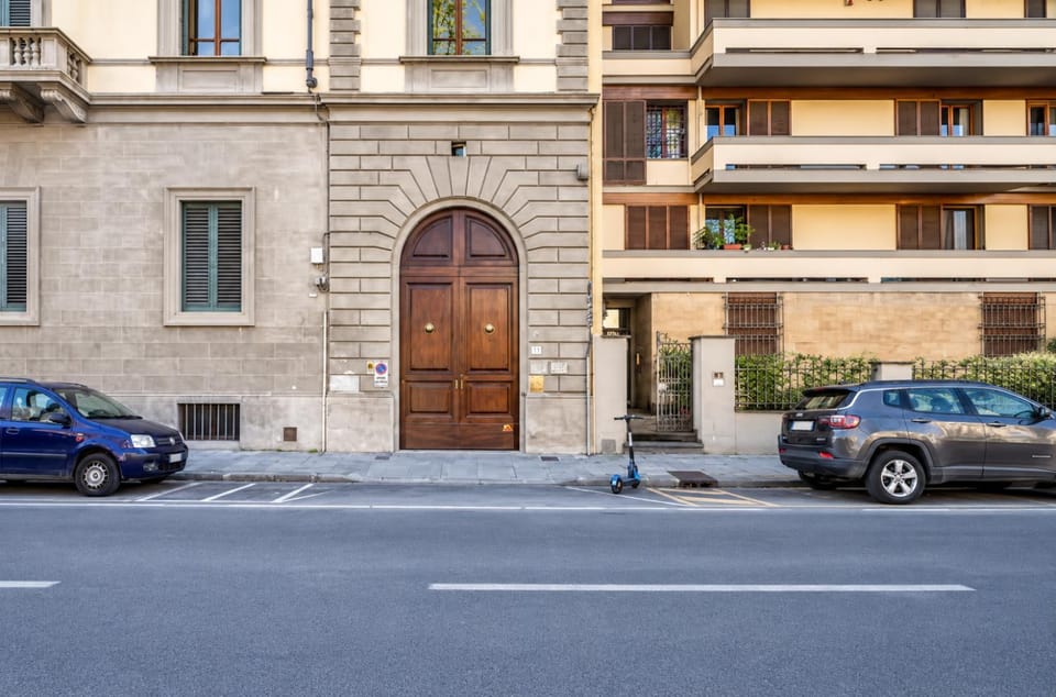 Property building, Nearby landmark, Location