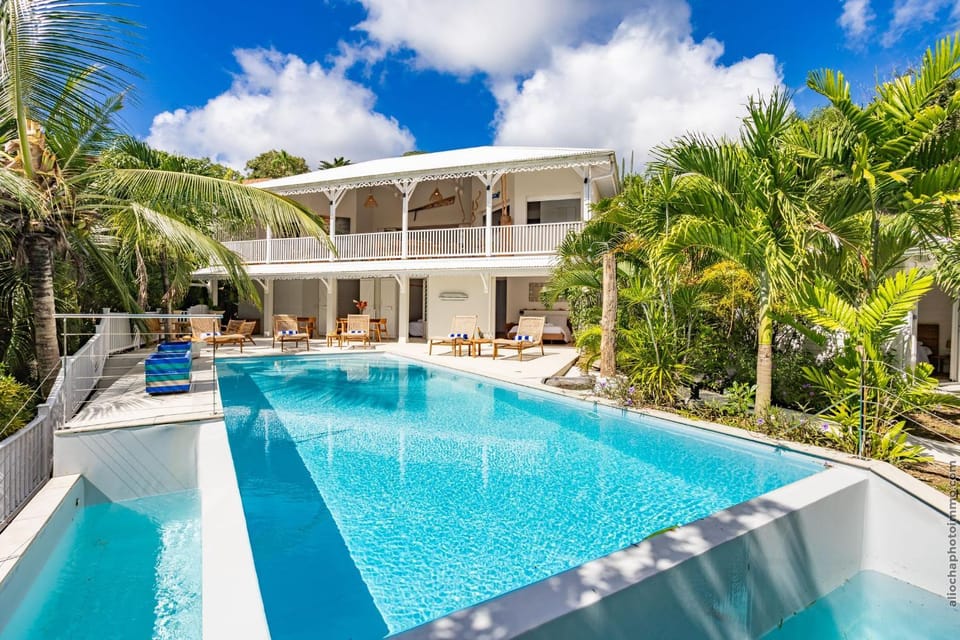 Property building, Garden, Garden view, Pool view, Swimming pool