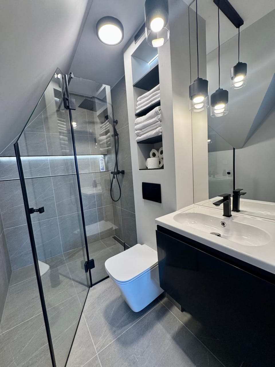 Shower, Bathroom, towels