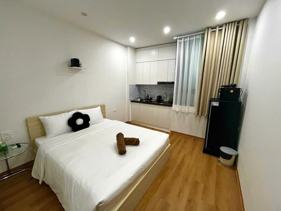 Bed, TV and multimedia, Kitchen or kitchenette, Photo of the whole room, Bedroom