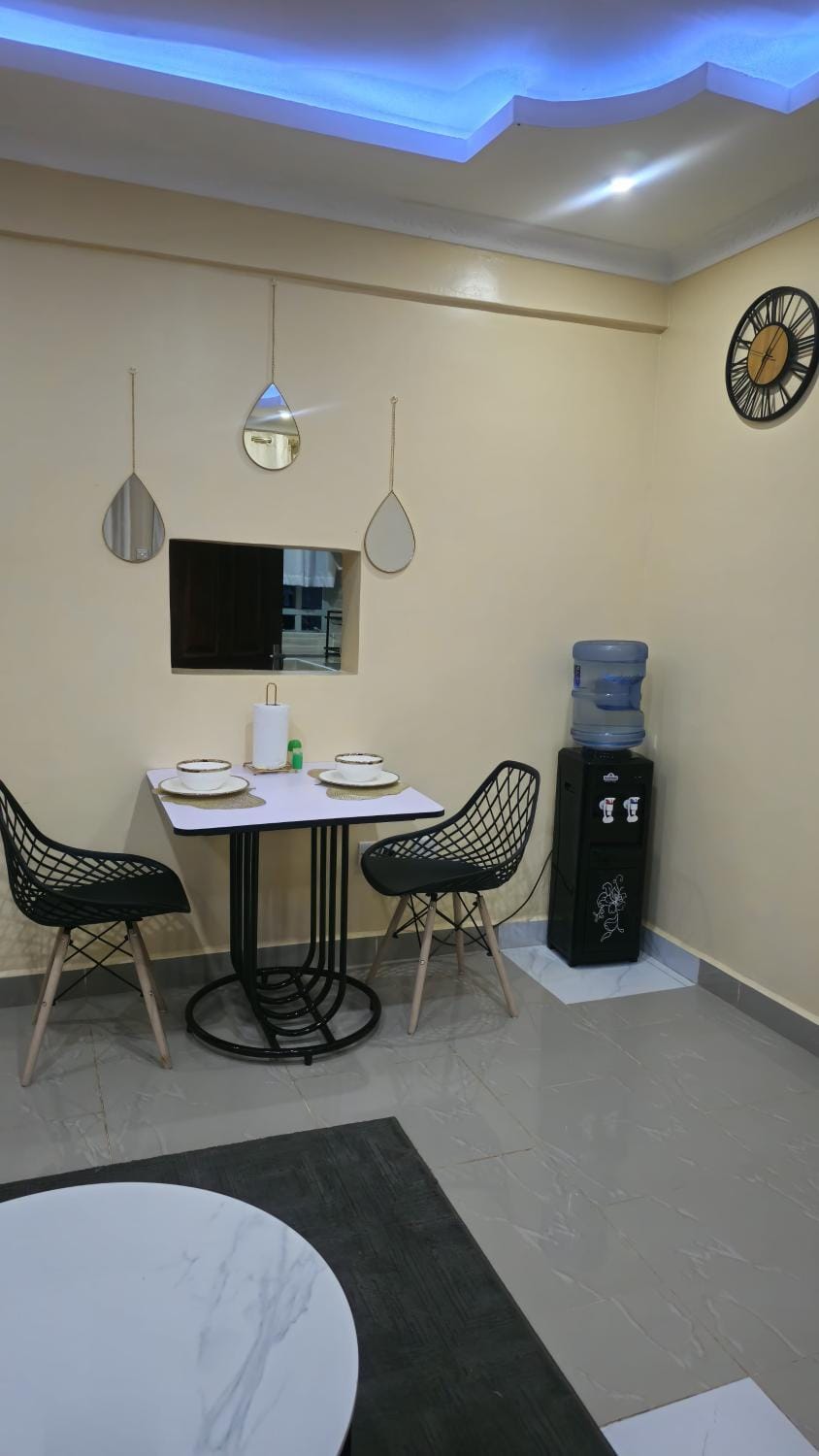 LUX TwO BEDROOMAIRBNB Bed and Breakfast in Kenya