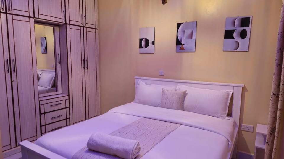 LUX TwO BEDROOMAIRBNB Bed and Breakfast in Kenya