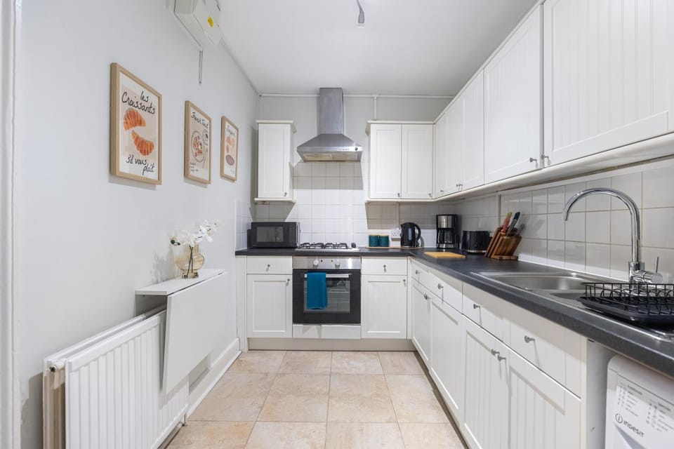 Kitchen or kitchenette, oven, stove, toaster