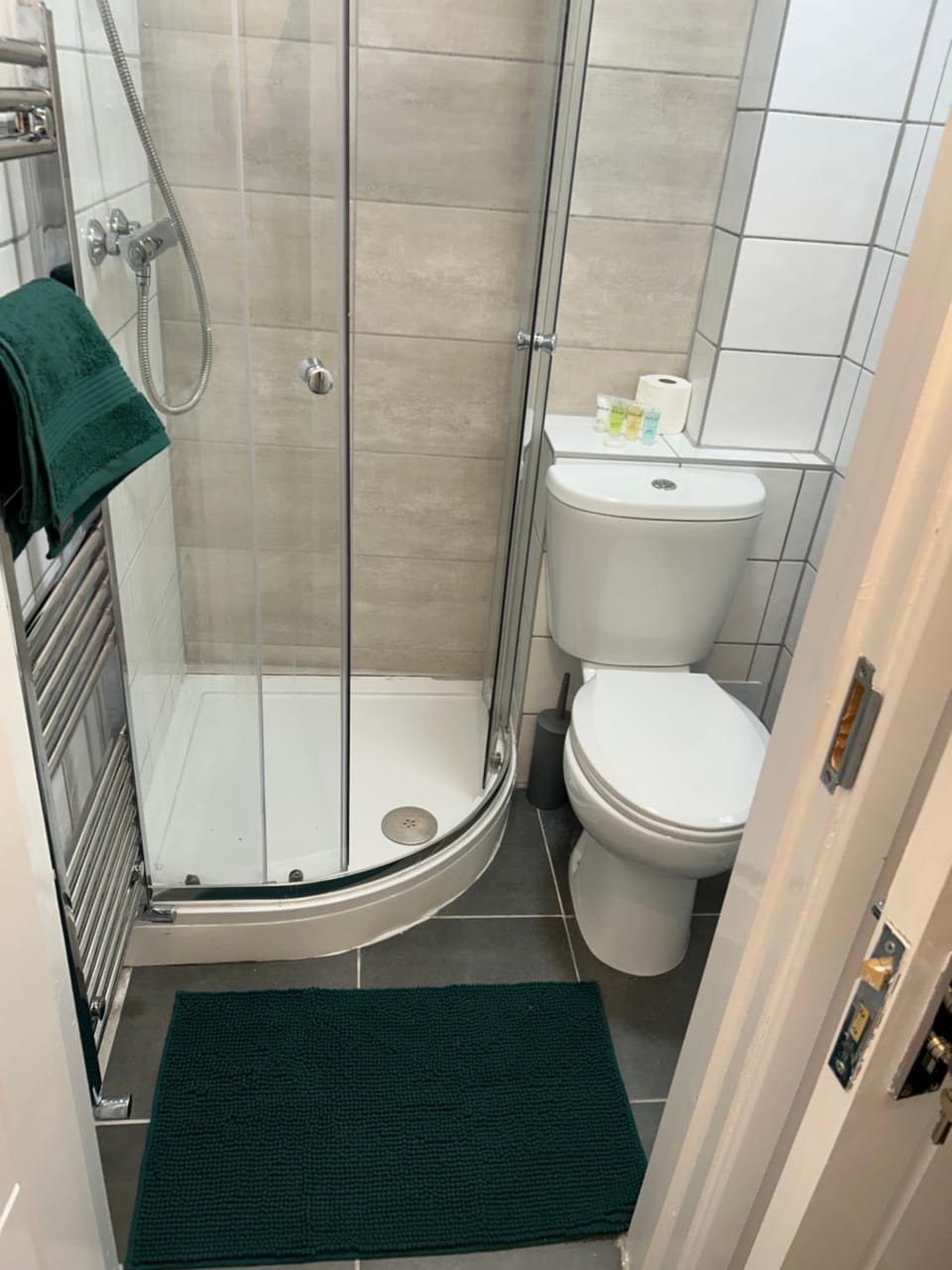 The Grove En-Suite Rooms Vacation rental in Bristol