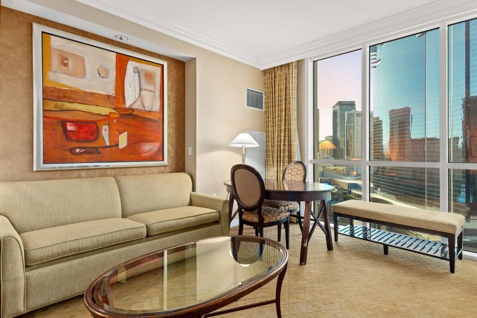 The Signature at MGM Grand private studios for 6 Apartment hotel in Las Vegas Strip