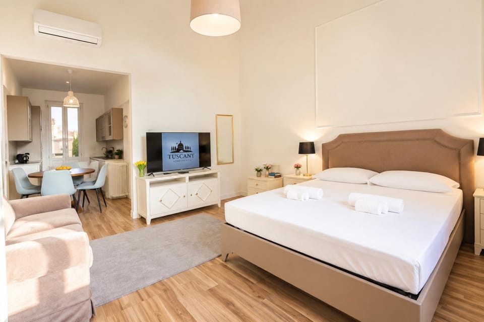 Bed, TV and multimedia, Kitchen or kitchenette, Bedroom, kitchen