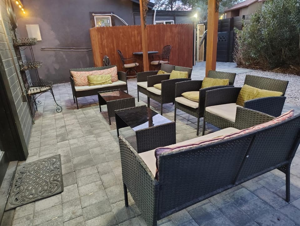 Modern Private Casita, Backyard, Near Strip, Fremont House in Las Vegas