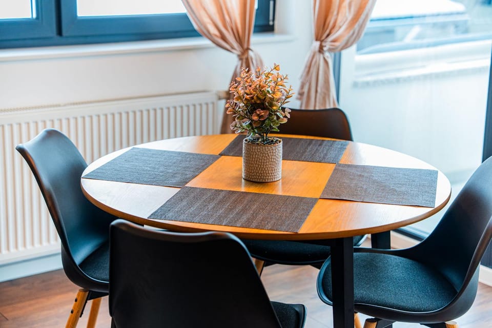 Decorative detail, Seating area, Dining area
