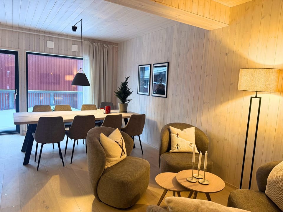 Living room, Dining area