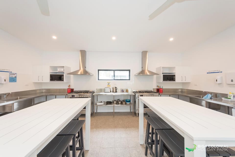 Communal kitchen, Internal: Not applicable to any particular room