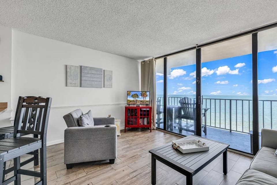 Royal Garden Resort 910 House in Garden City