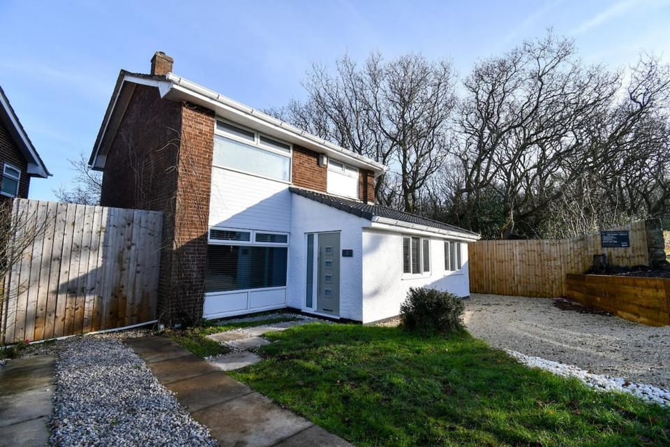 Modern Luxury Private Home House in Wirral