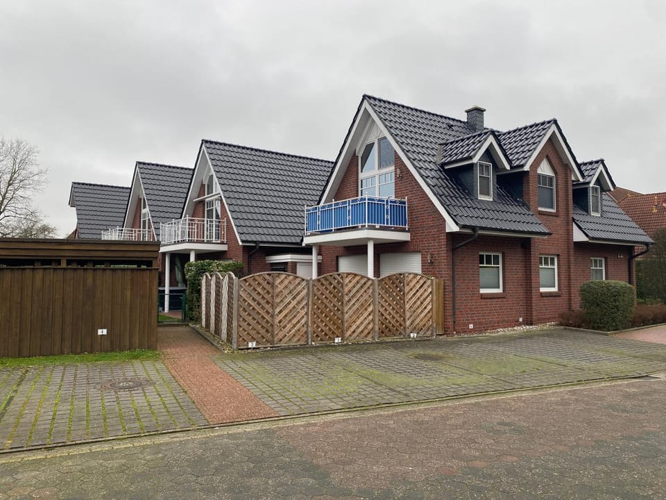 Property building, Street view