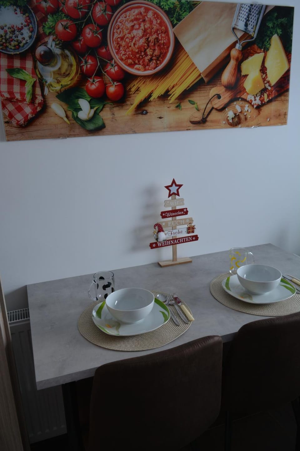 Food and drinks, Dining area, Food