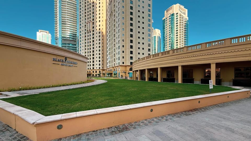 Luxe 4BR Upscale Beach Side Unit with Pool Table - Murjan 802 Apartment in Dubai
