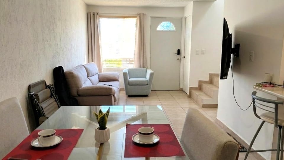 Communal lounge/ TV room, TV and multimedia, Living room, Dining area