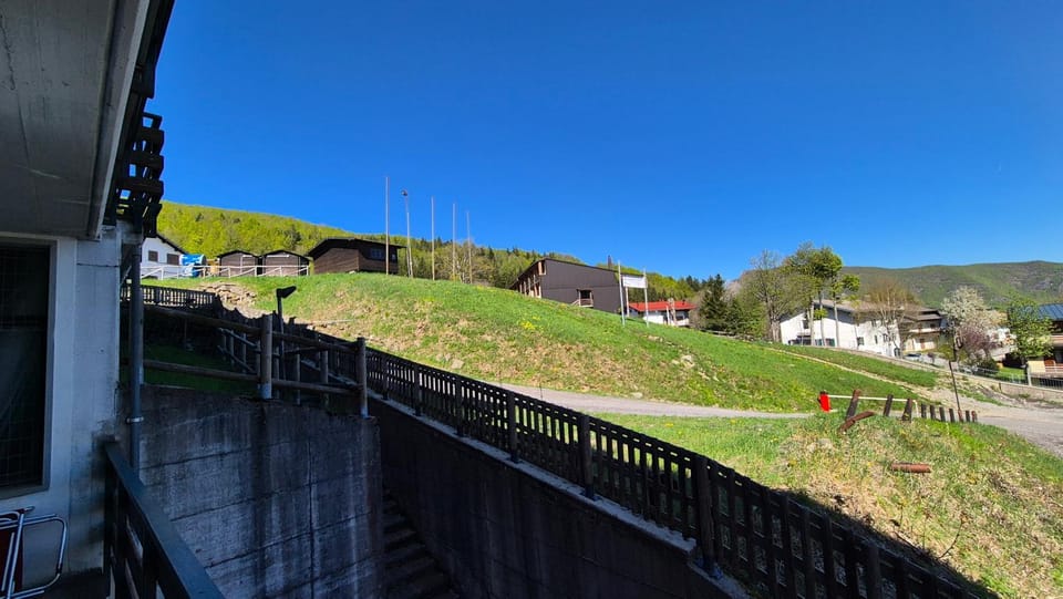 Balcony/Terrace, Mountain view