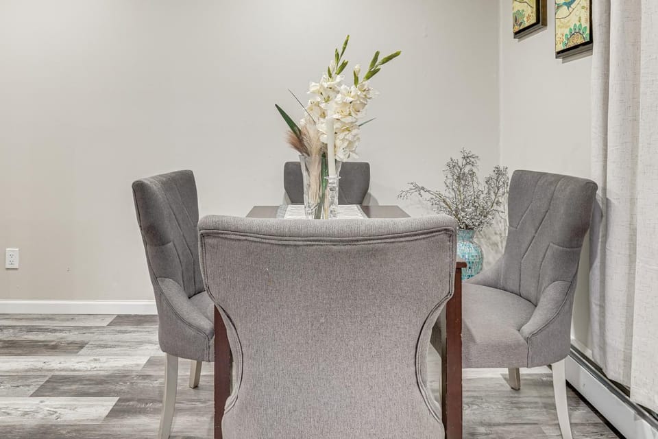 Shop, Hike, Golf & Swim: Inviting Deer Park Escape Apartment in Long Island