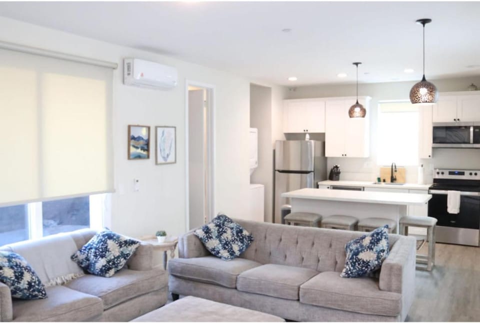 Central Townhome 1 King 2 Queen Beds Zoo DT North Park Apartment in San Diego
