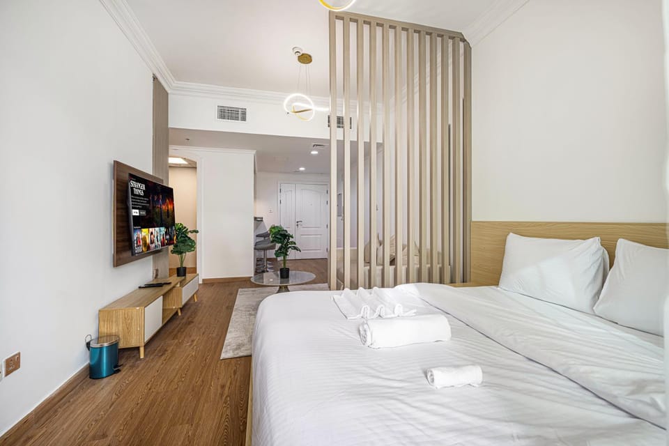 Luxury 3BHK with floating bed in Marina - Man 2506 Apartment in Dubai