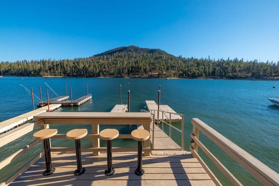 Lake View Private Dock 18 miles to Yosemite House in Bass Lake