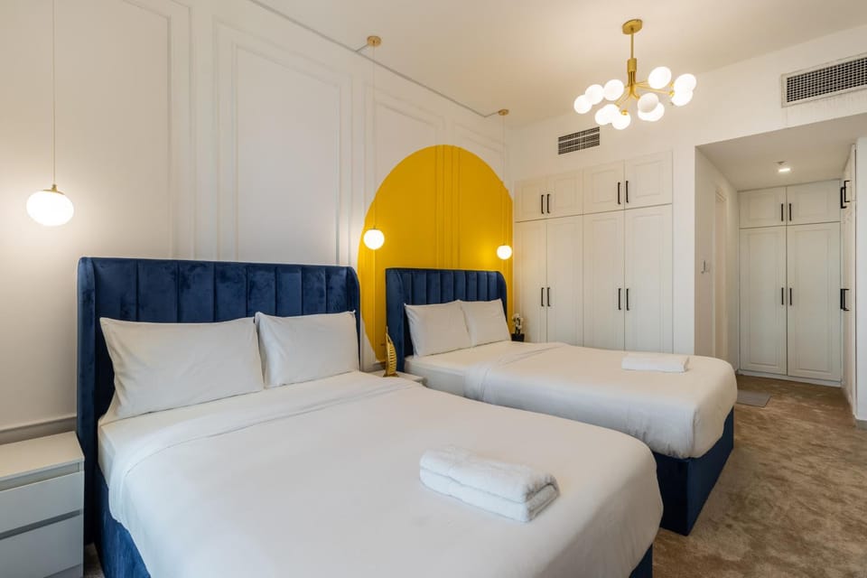 Luxury 3BR & Floating Bed in Marina with Pool -Man 2606 Apartment in Dubai