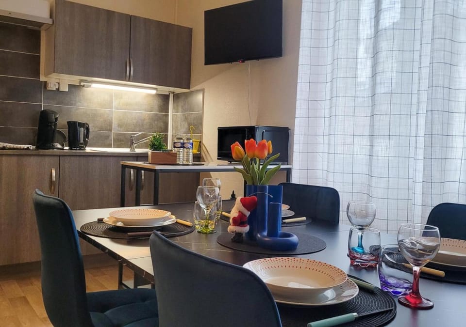 Dining area, Meals, stove, kitchen, kitchen