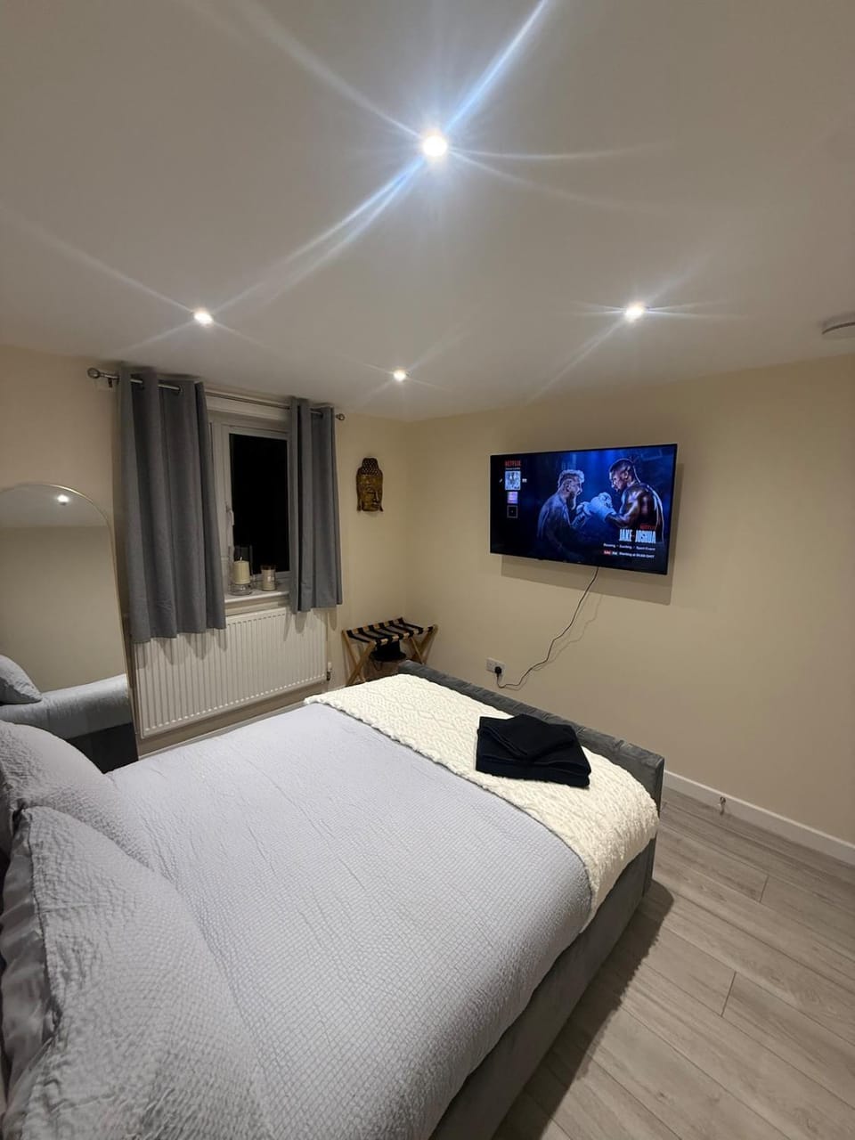 New 2-bed 2-bath detached flat with garden Apartment in Enfield