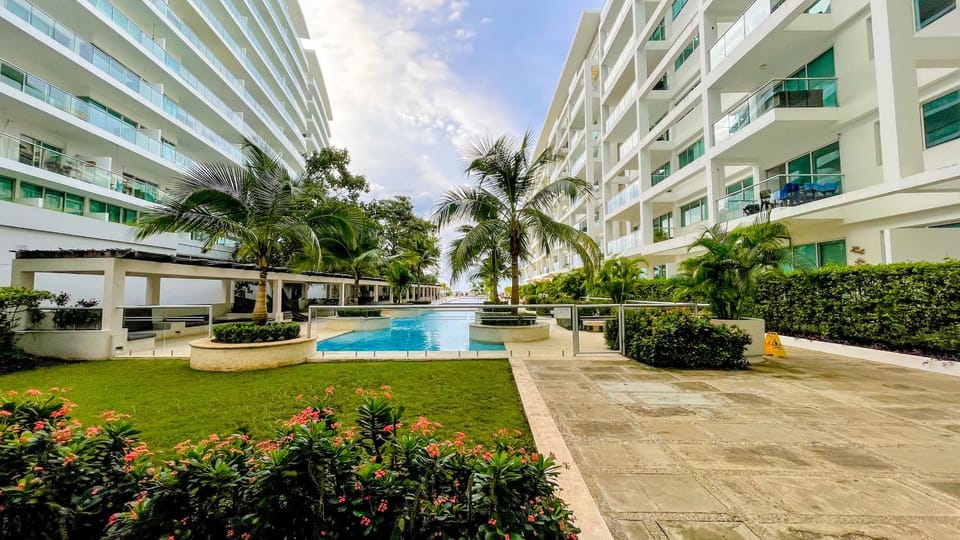 Comodos Aptos en Morros3 con salida directa a la playa, piscina & parking Apartment in La Boquilla