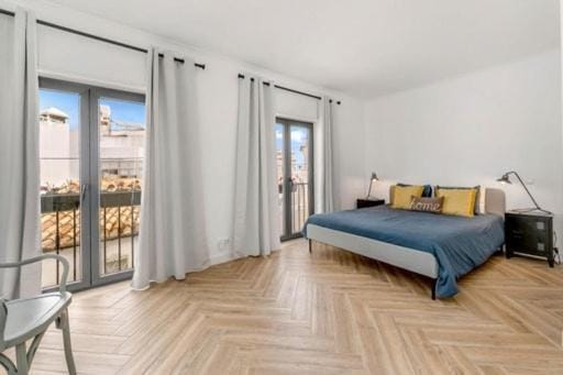 View (from property/room), Balcony/Terrace, Bedroom