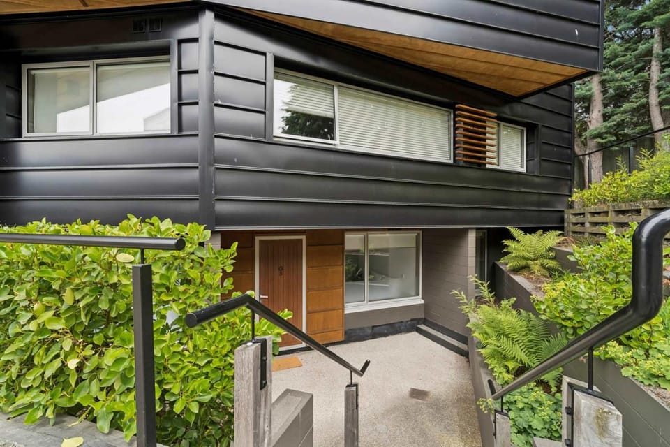 Spacious Hallenstein Retreat Apartment in Queenstown