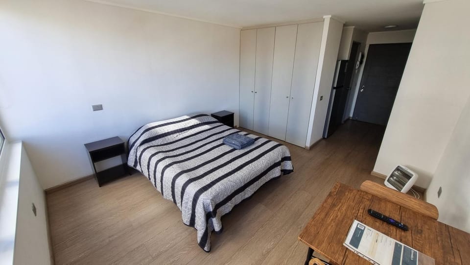 Bed, Bedroom, Dinner