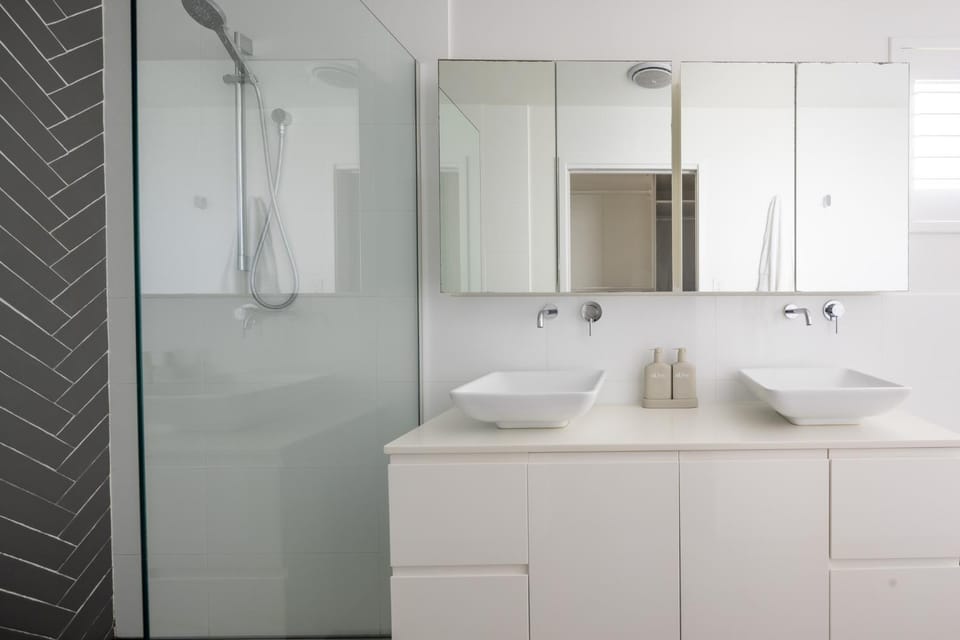Bathroom, towels