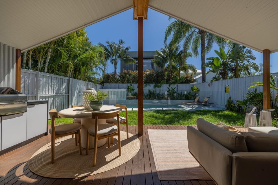 Balcony/Terrace, Seating area, Swimming pool