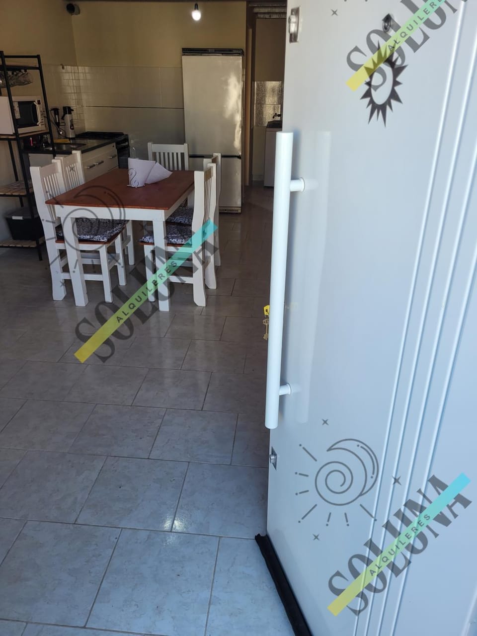 Kitchen or kitchenette, Dining area, washing machine