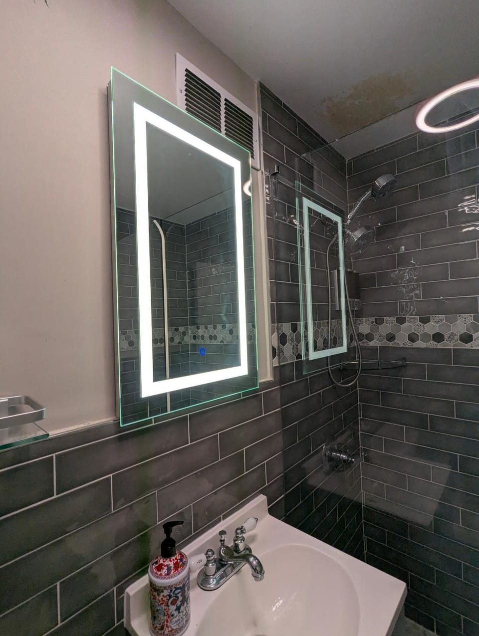 Downtown Atlanta Condos - Free Parking Apartment in Atlanta