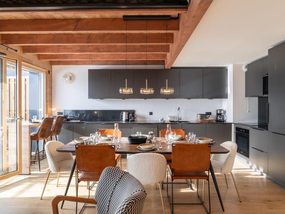 Appartement spacieux pour 8 pers., vue montagne, Wi-Fi, parking - FR-1-645-101 Apartment in Huez