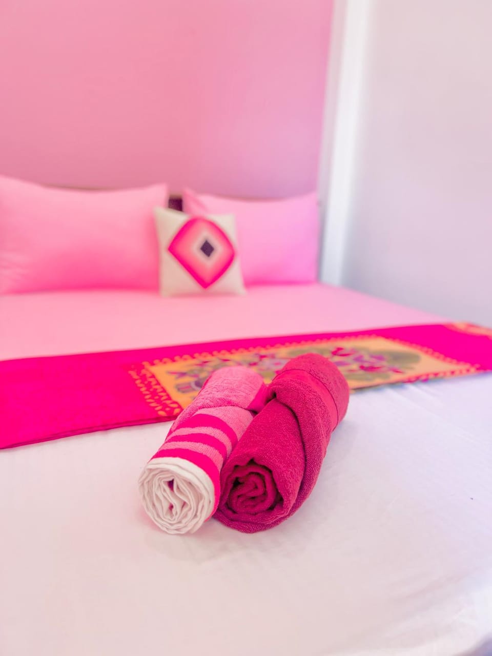Bedroom, towels