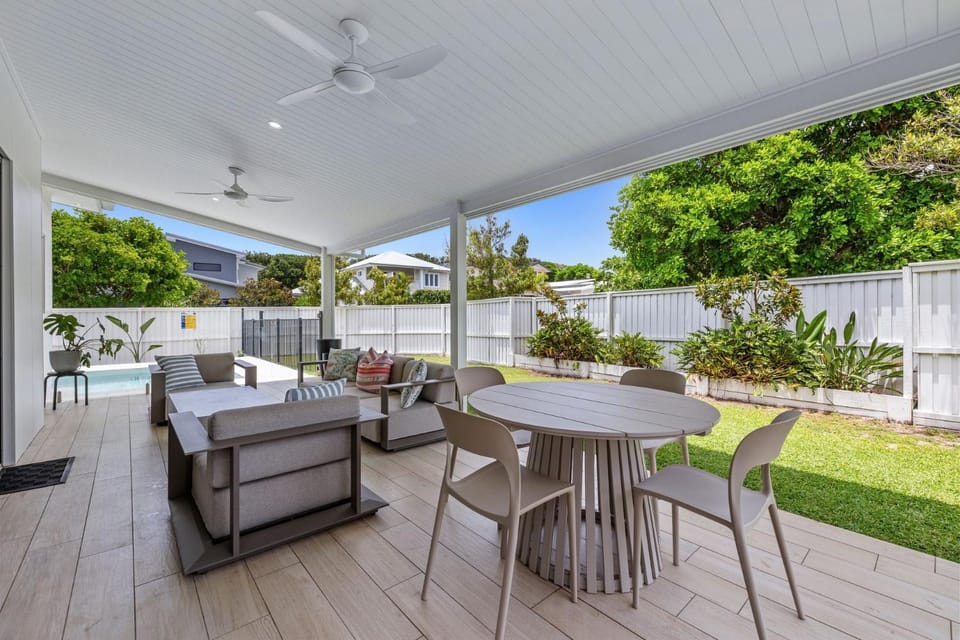Soleil at Salt Pet Friendly, Pool, 500m to beach House in Kingscliff