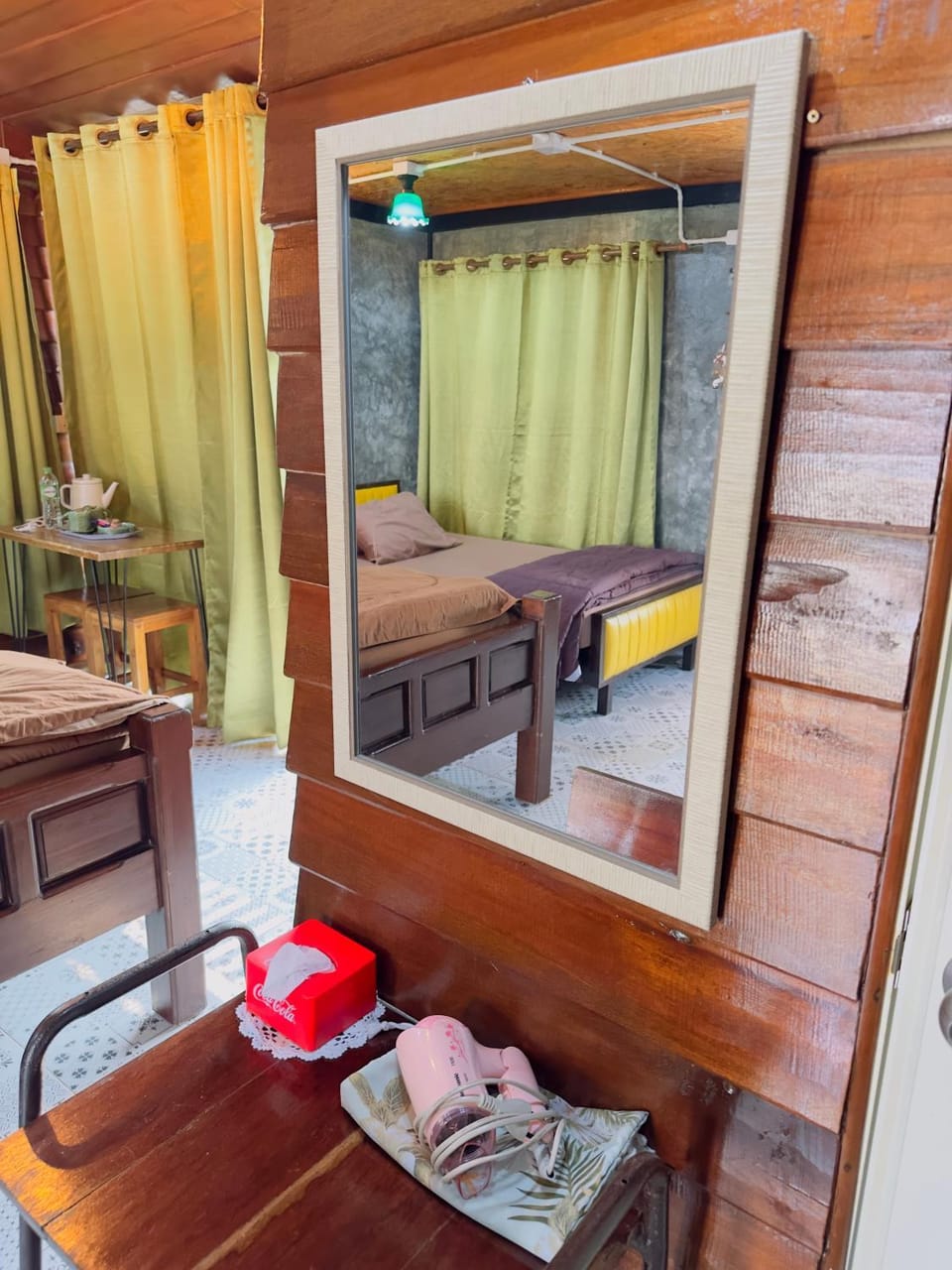 ริมน้ำน่านบ้านอิ๊กขะหลิ๊ก House in Laos