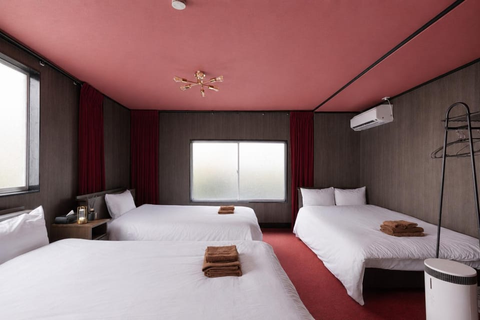 Bed, Bedroom, air conditioner