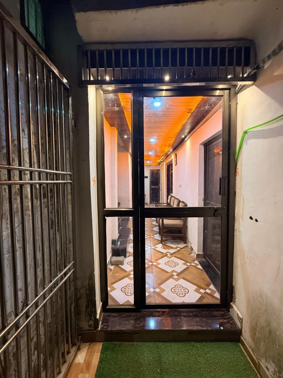 Facade/entrance