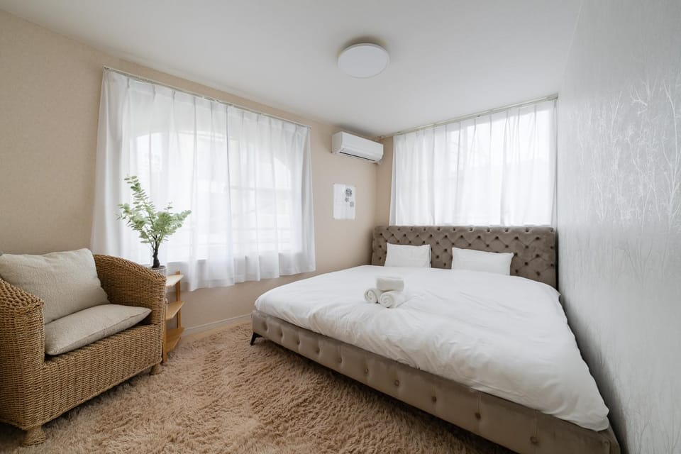 Bedroom, air conditioner