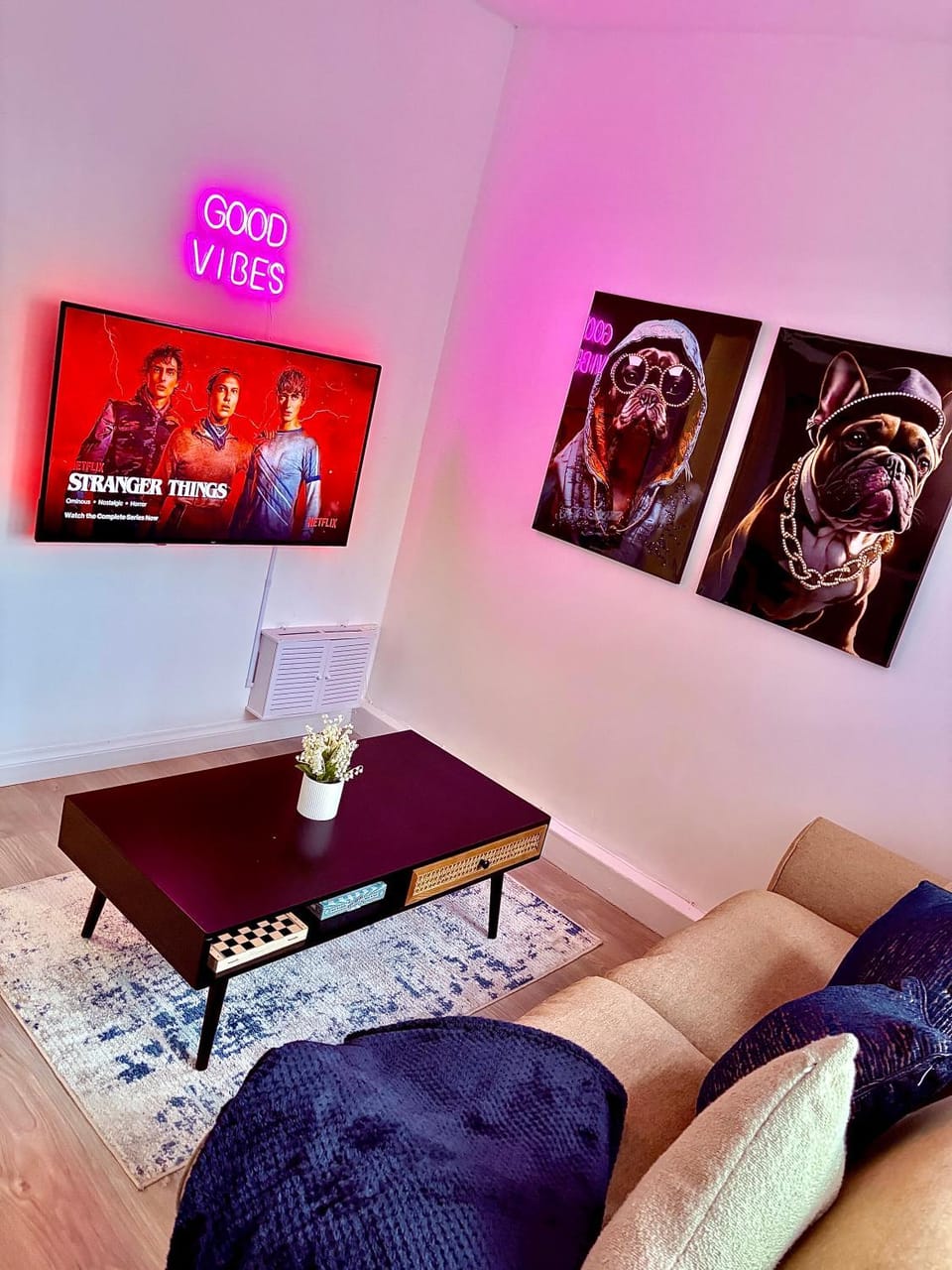 TV and multimedia, Living room, Seating area