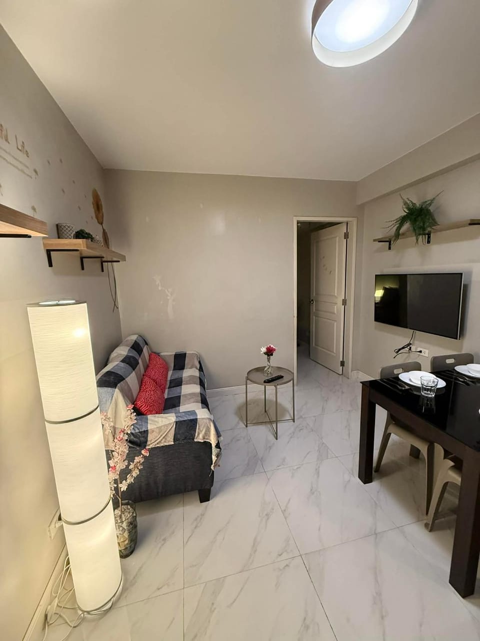 1BR Condo with balcony near MOA,Parqal,Solaire Apartment hotel in Pasay
