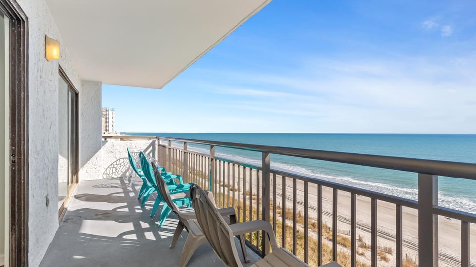 Coastal 2 BR Myrtle Beach Condo, Salt Air style with large balcony Apartment in Myrtle Beach